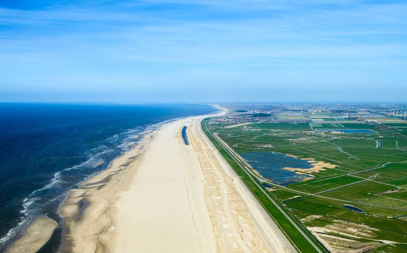 Dutch coast, with sea, beach and polders