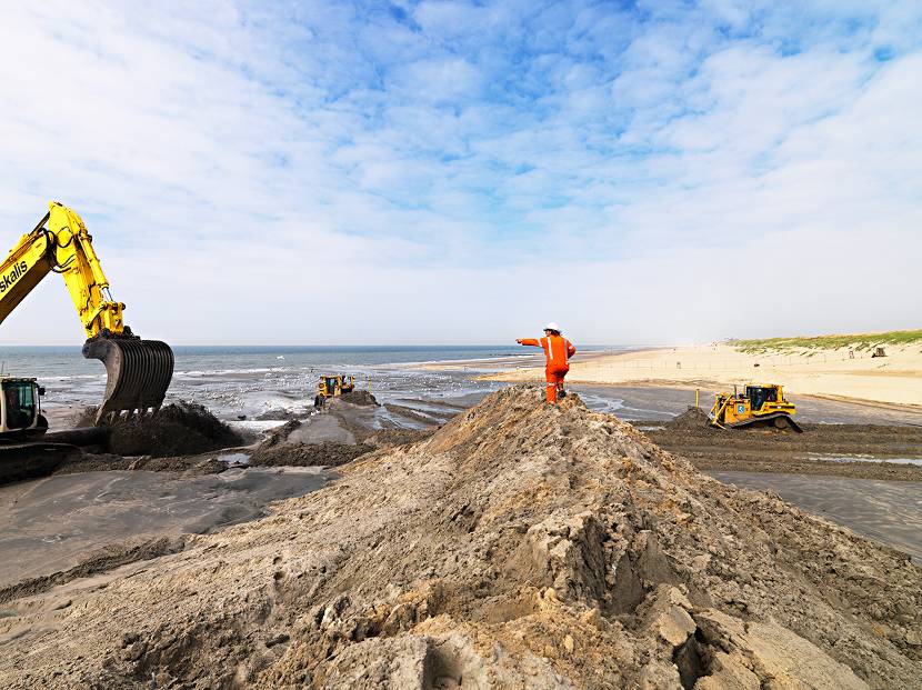 graafmachine-op-het-strand