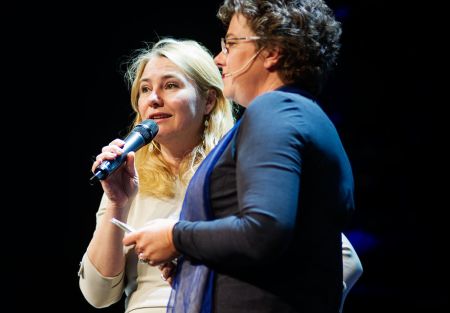 Minister Schultz van Haegen (Infrastructure & the Environment) in conversation with host Eva Kuit.